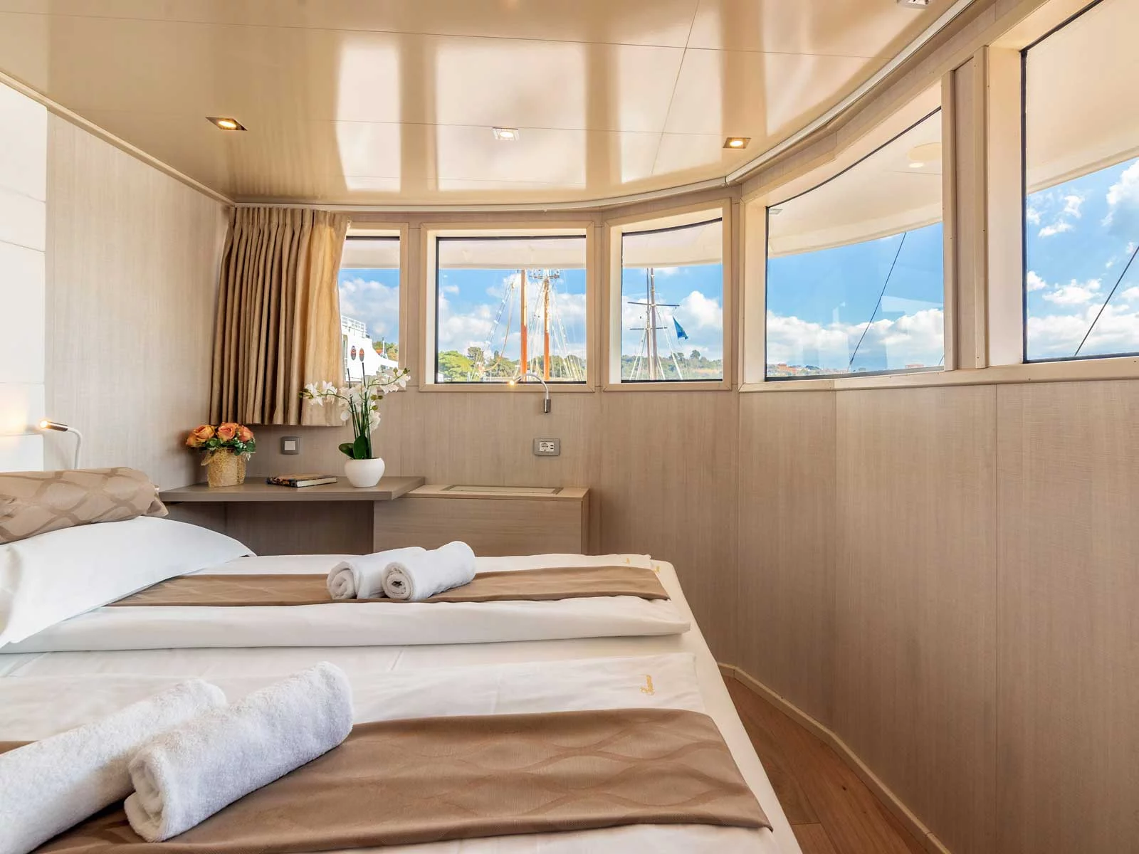 Luxury Motor Yacht (Suzana)  - 37