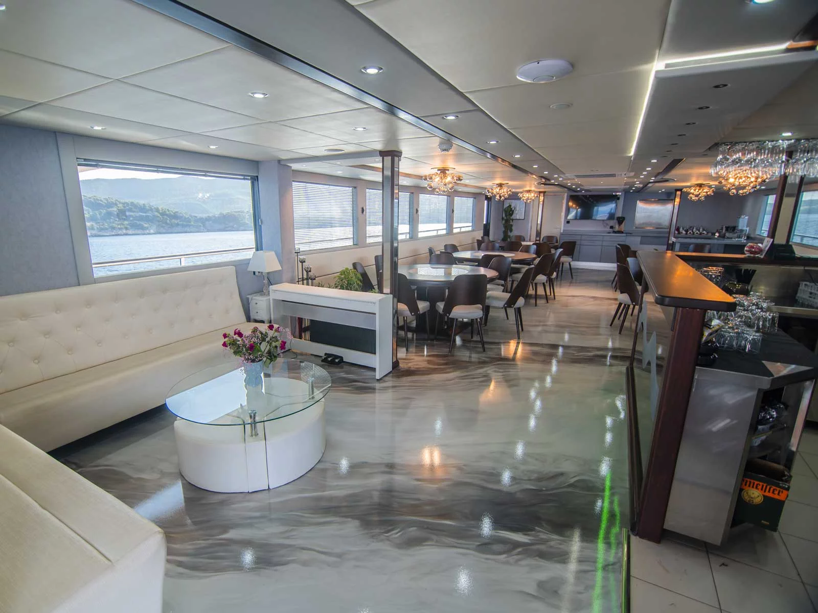 Luxury Motor Yacht (Diamond) Interior image - 58