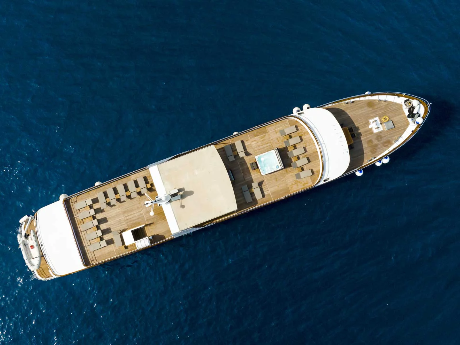 Luxury Motor Yacht (Diamond)  - 20