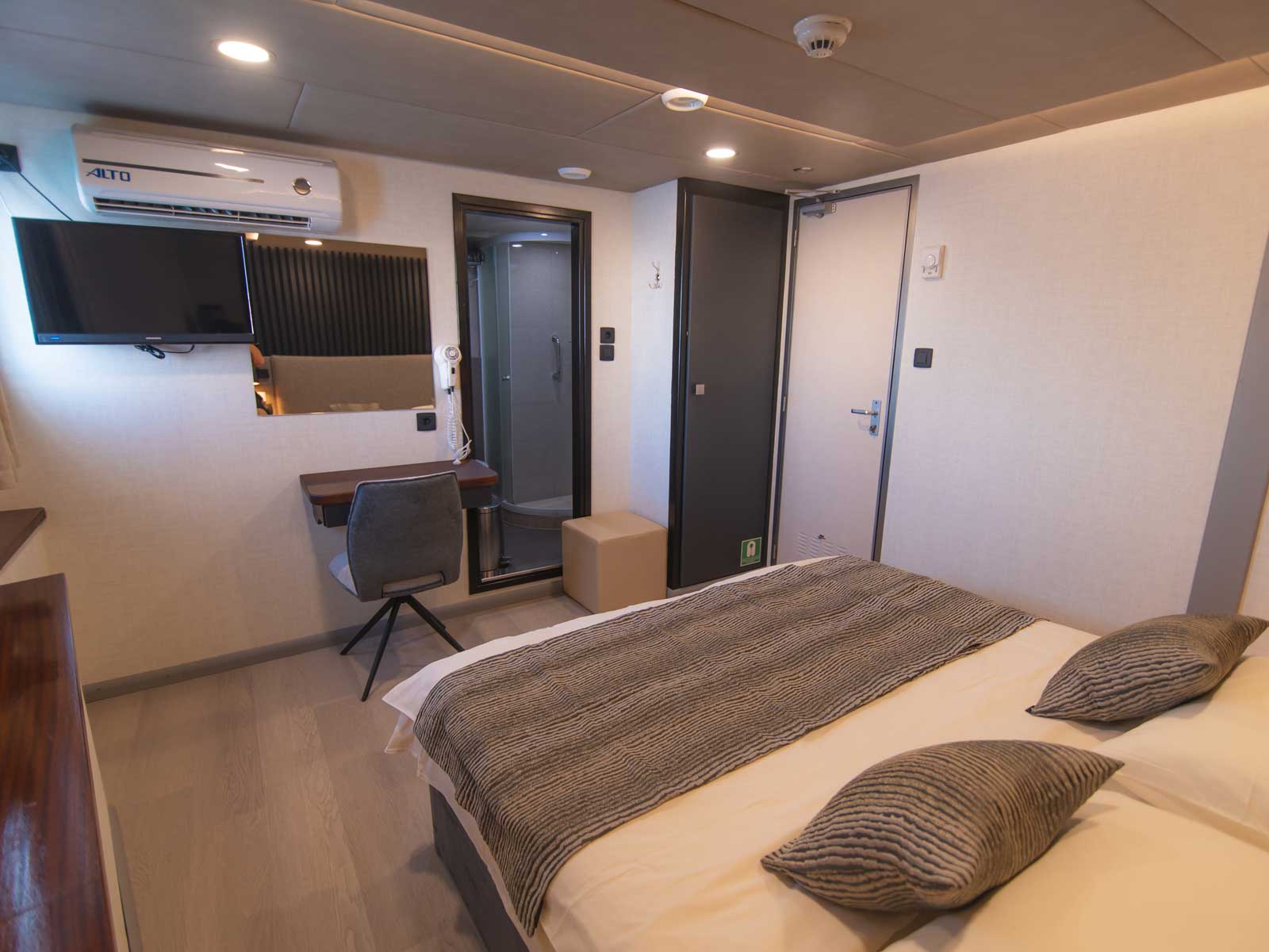 Photo #10 - Luxury Motor Yacht (Diamond) in Split - 18204