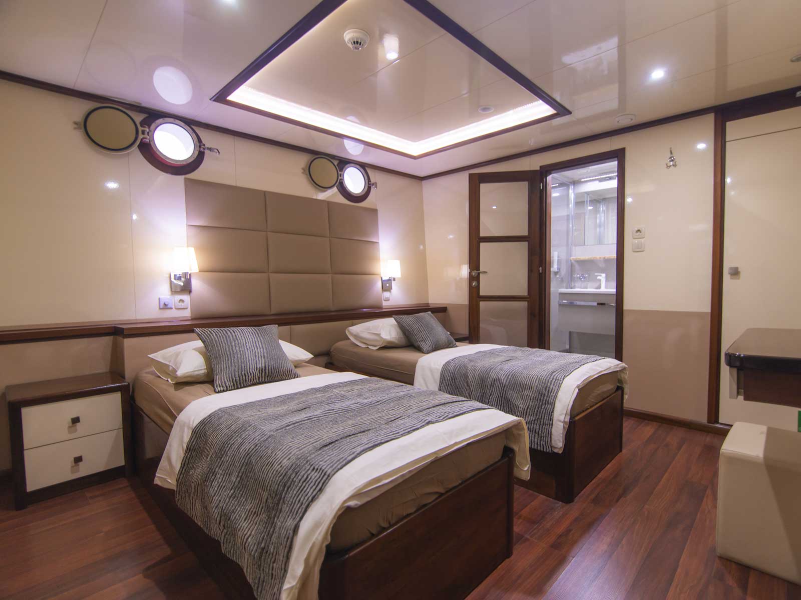 Photo #60 - Luxury Motor Yacht (Diamond) in Split - 18204