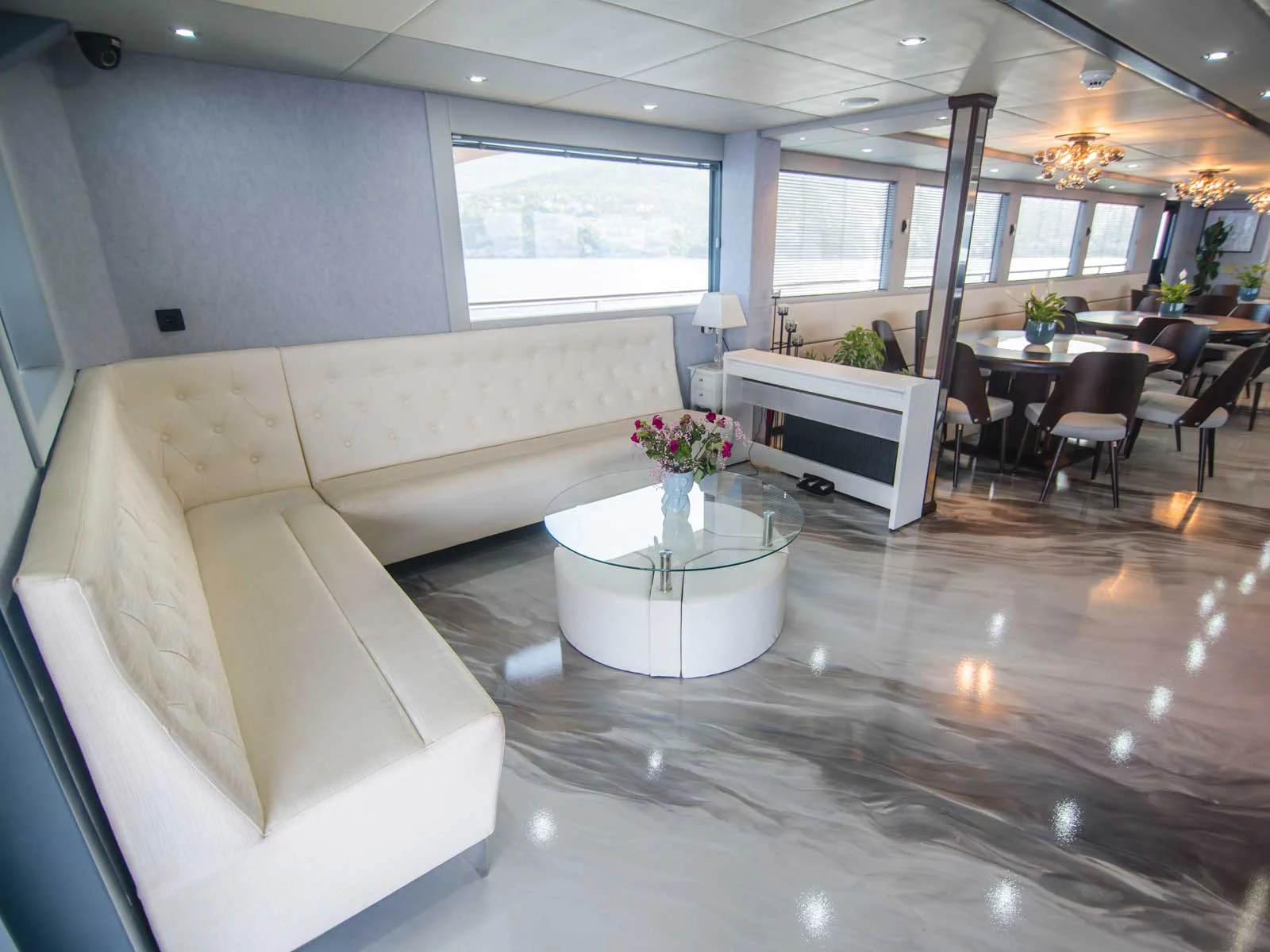 Luxury Motor Yacht (Diamond)  - 39