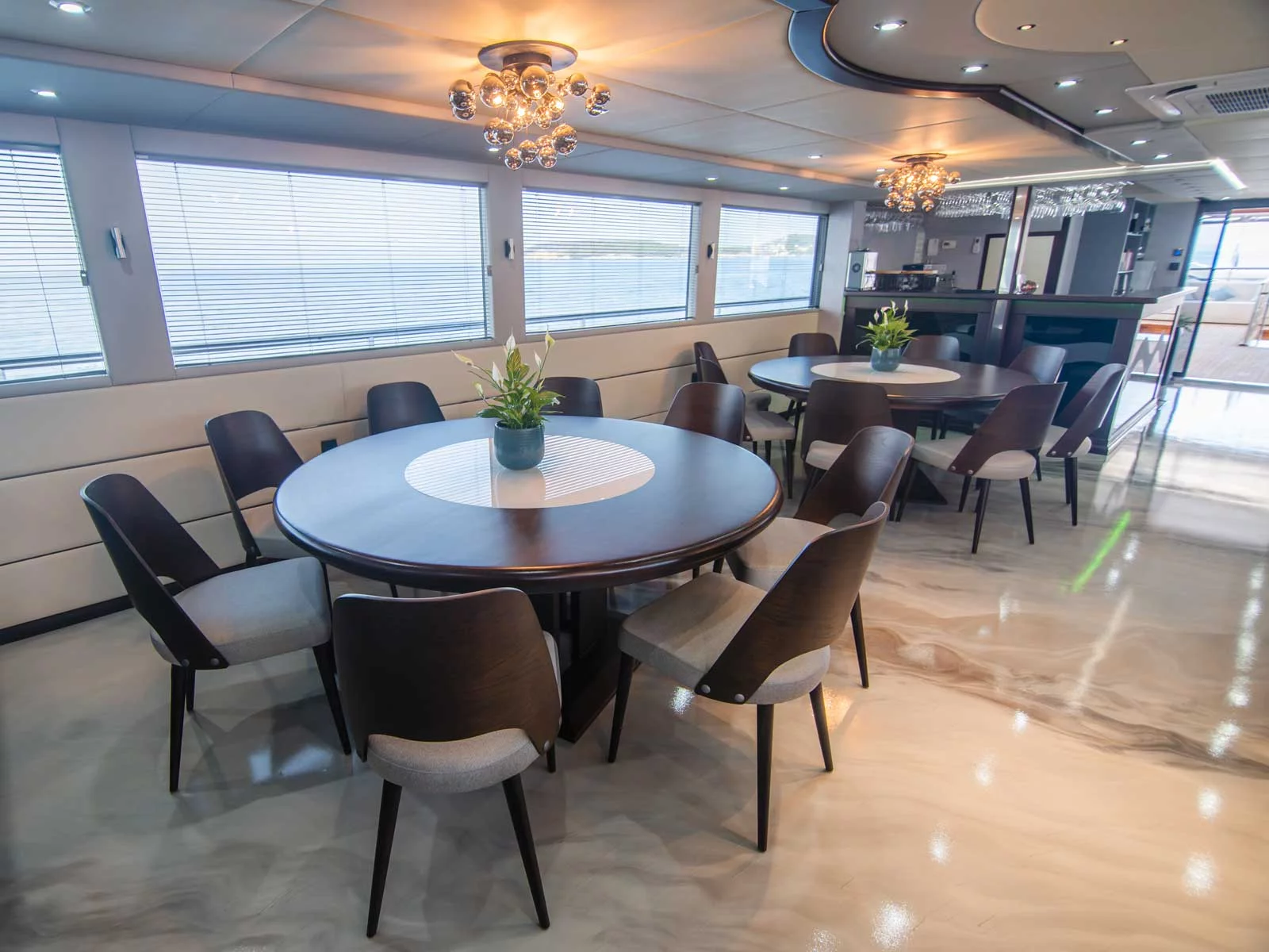 Luxury Motor Yacht (Diamond)  - 34