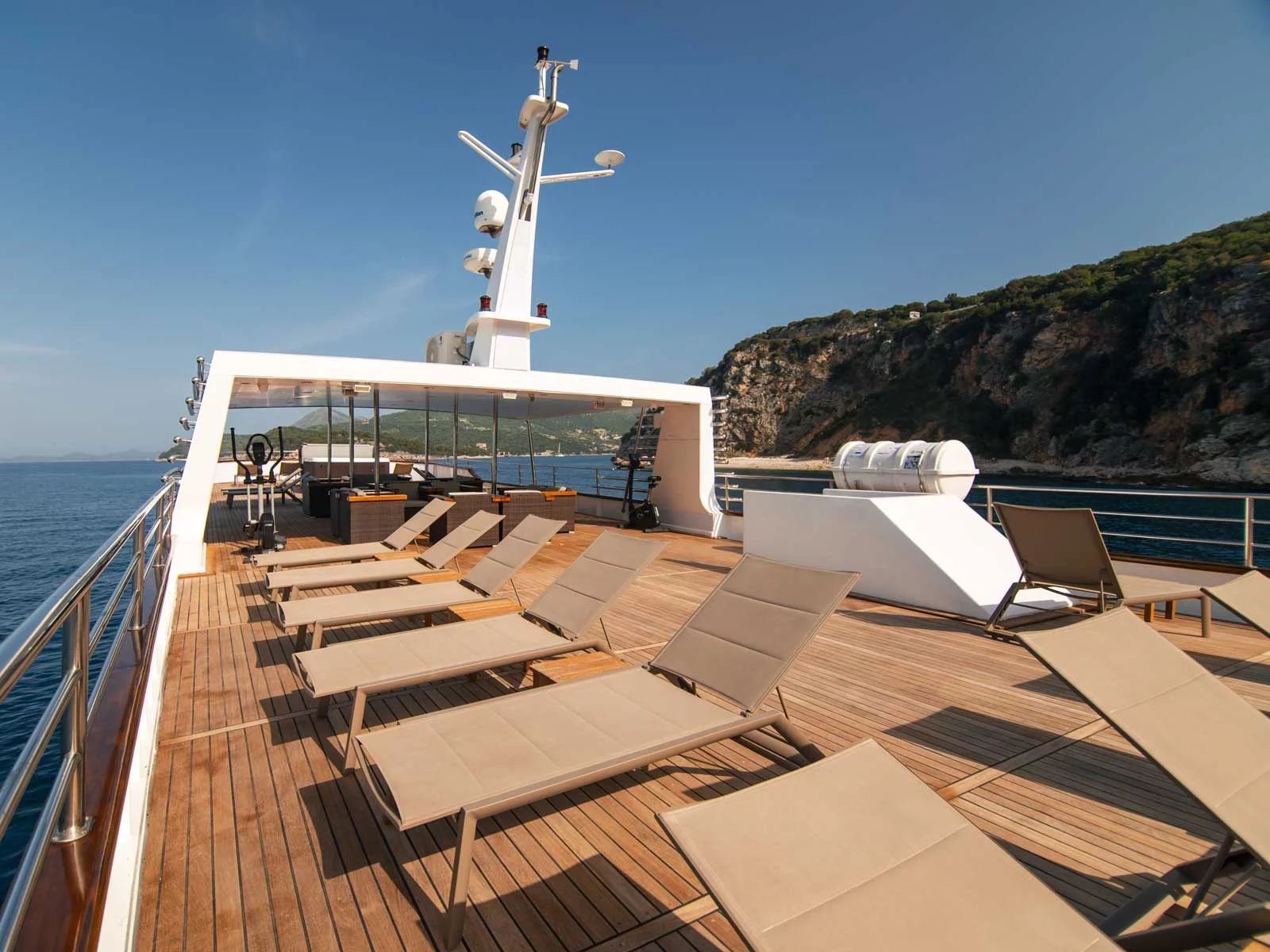 Luxury Motor Yacht (Diamond)  - 46