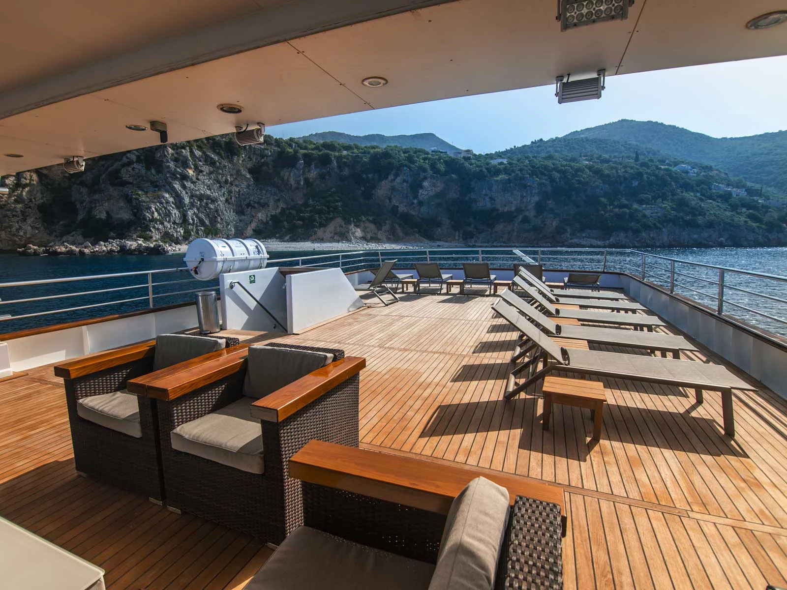 Luxury Motor Yacht (Diamond)  - 19
