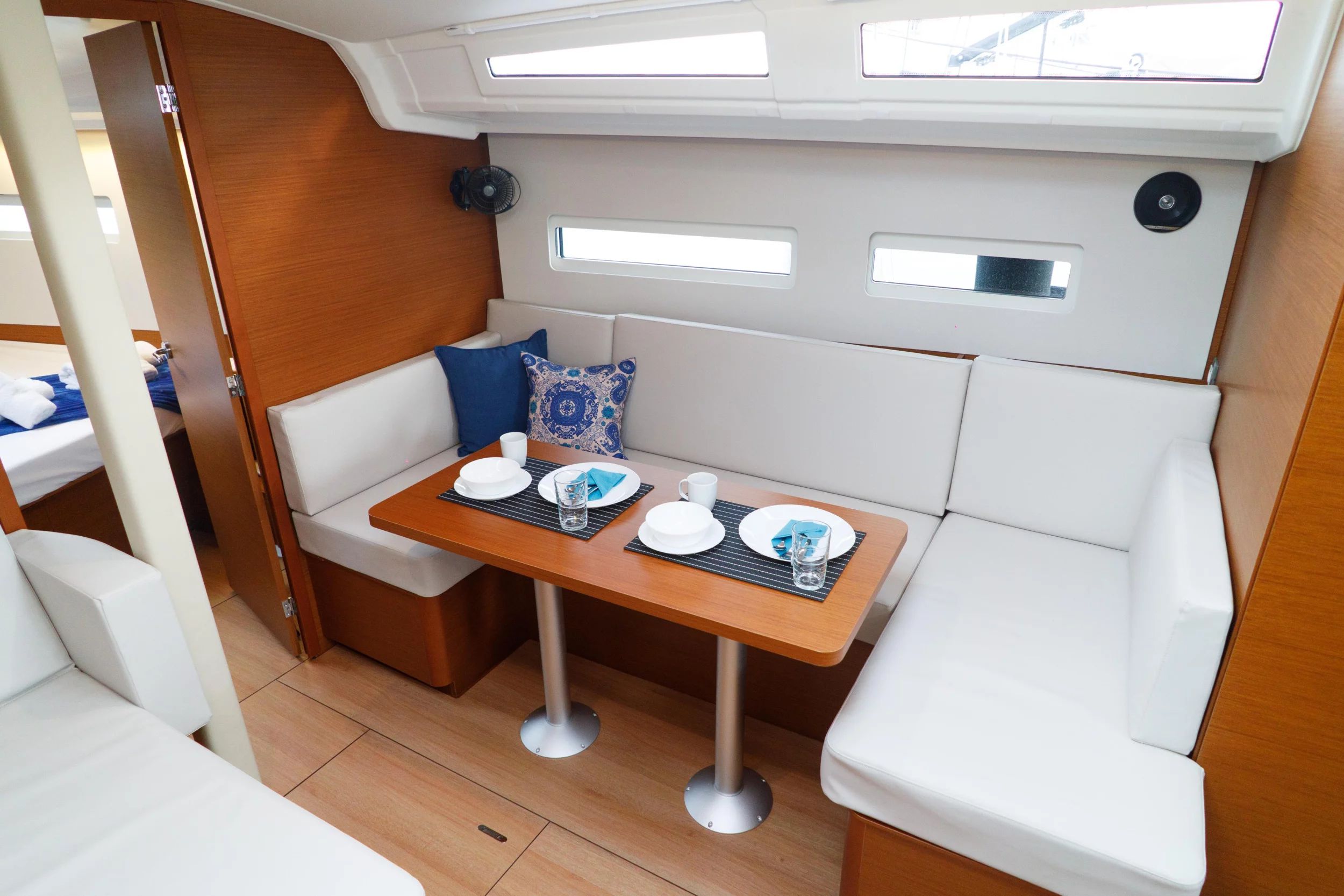 Sun Odyssey 410 (Aquamarine)  - 60