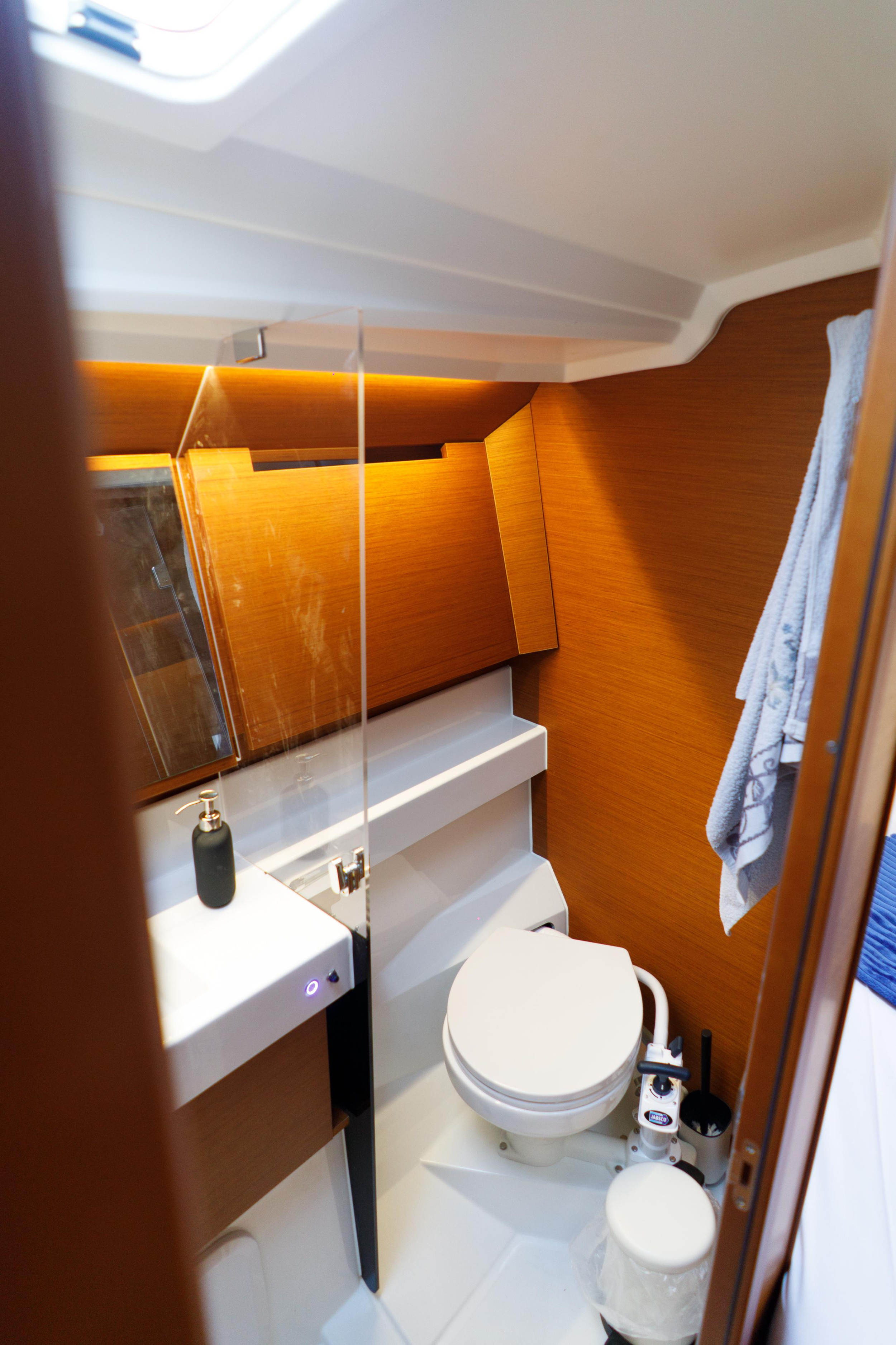 Photo #13 - Sun Odyssey 410 (Aquamarine) in Lefkada - 23138
