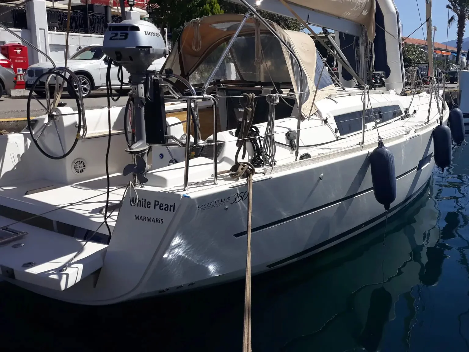 Dufour 350 Grand Large (White Pearl) Main image - 0