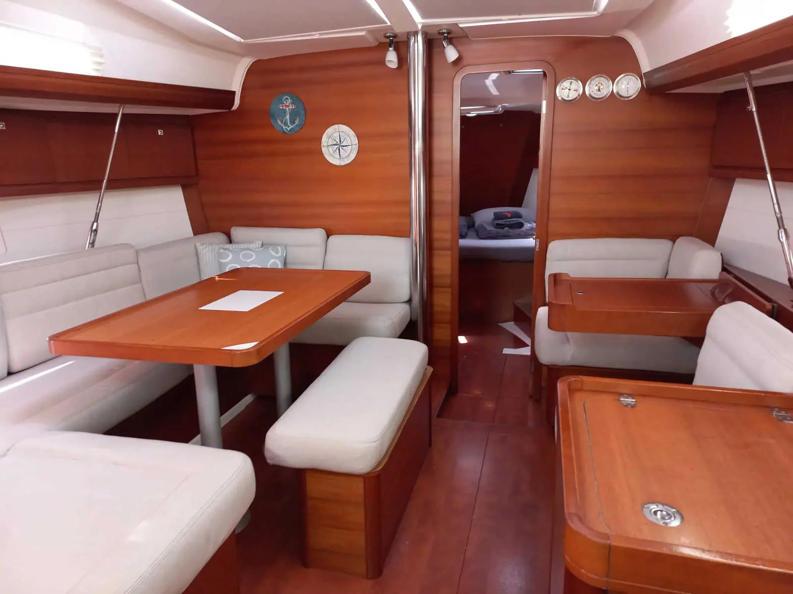 Dufour 410 Grand Large (Julia) Interior image - 23