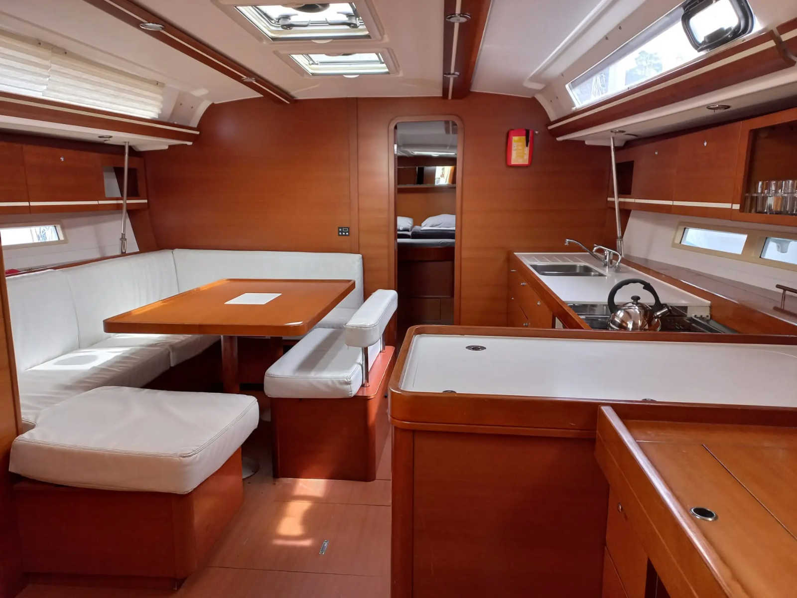 Photo #8 - Dufour 445 Grand Large (Ambiente V) in Marmaris - 23154