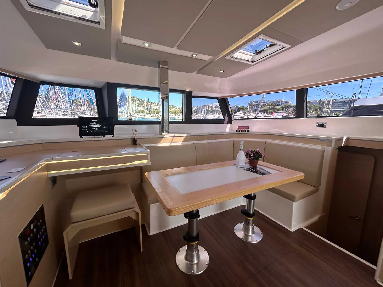 Cervetti 44 Sail (Just Wonder) Interior image - 11