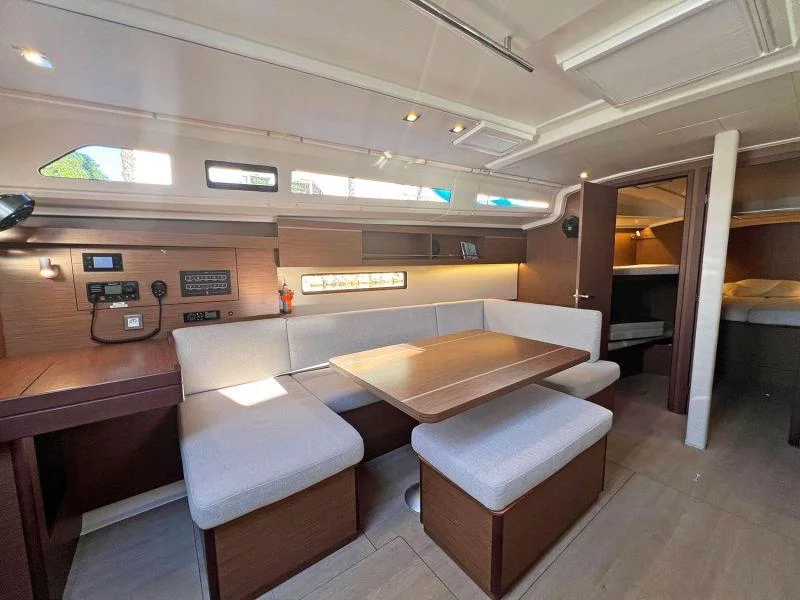 Oceanis 40.1 (Just Wind) Interior image - 8