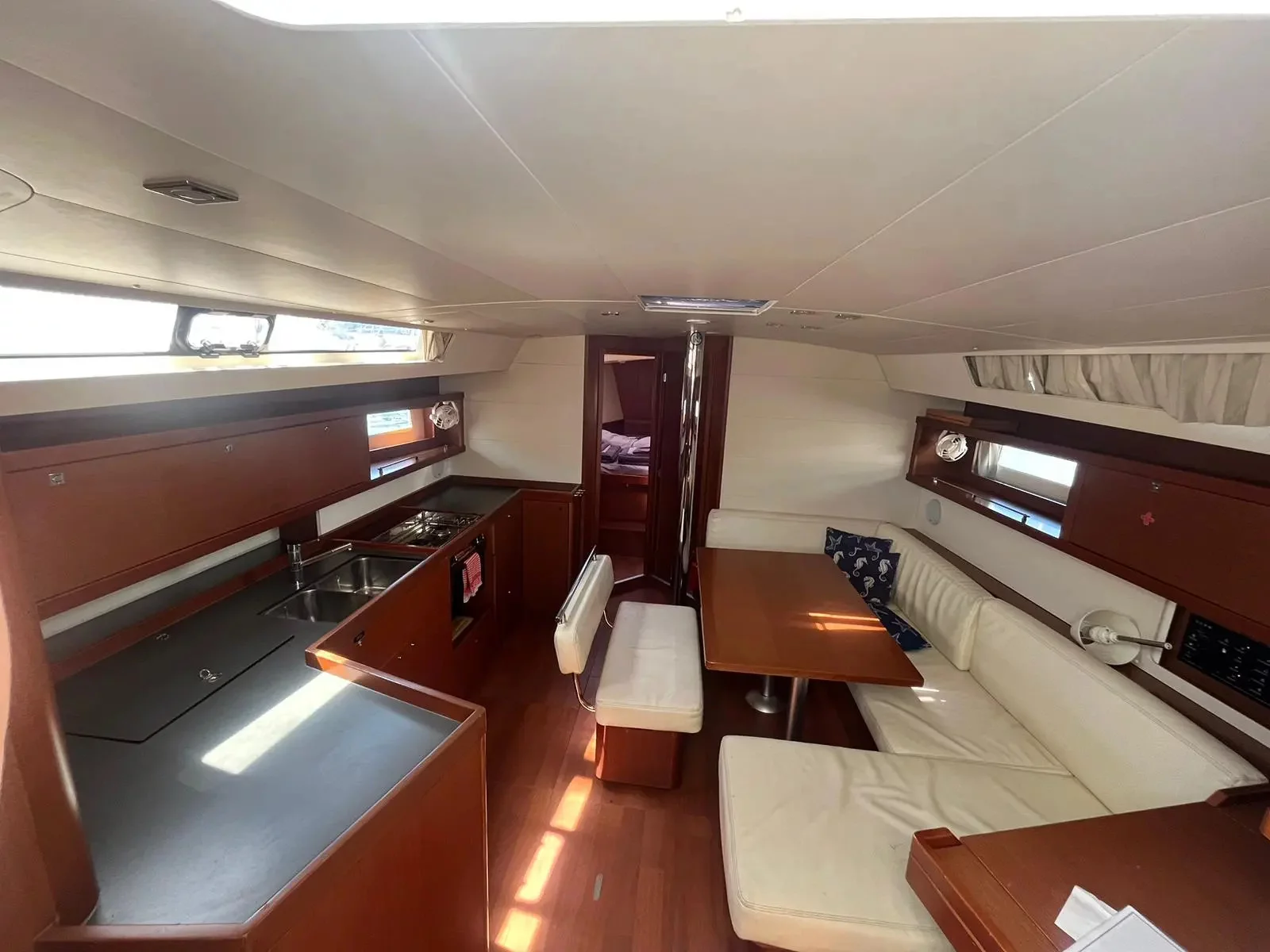 Oceanis 45 (ADA 3) Interior image - 9