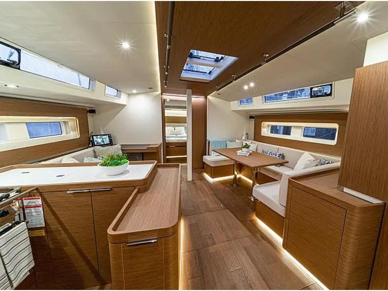 Interior image - 2