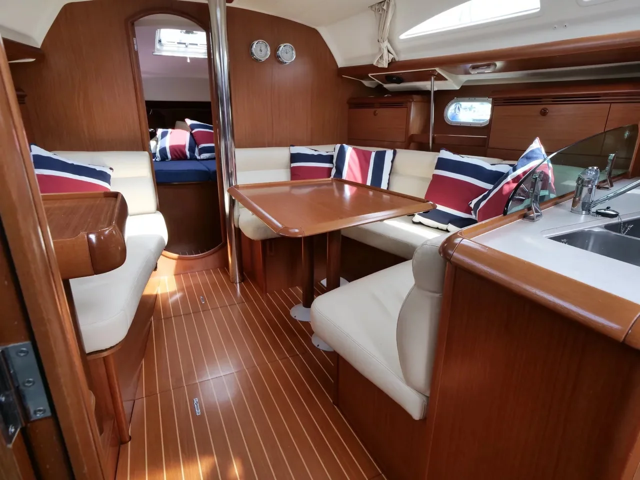 Sun Odyssey 37 (Morpheus) Interior image - 15