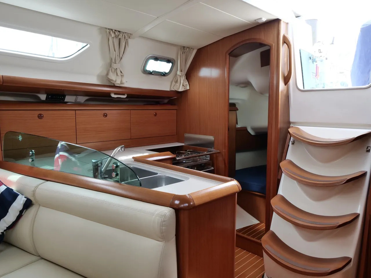 Photo #8 - Sun Odyssey 37 (Morpheus) in Oban - 23207