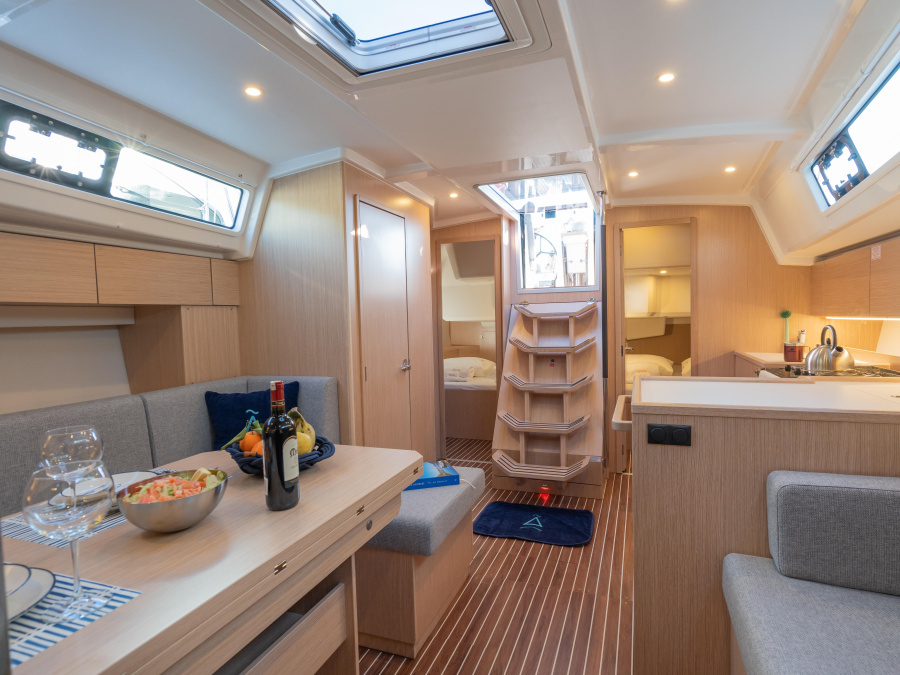 Interior image - 2