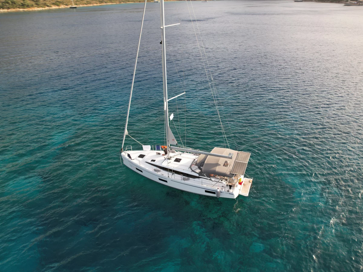 Bavaria C42 (Sorores)  - 5