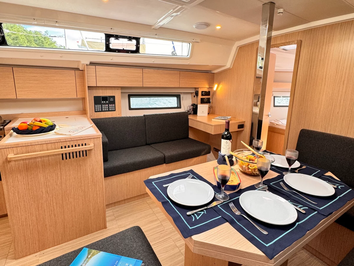 Bavaria C42 (Sorores)  - 4