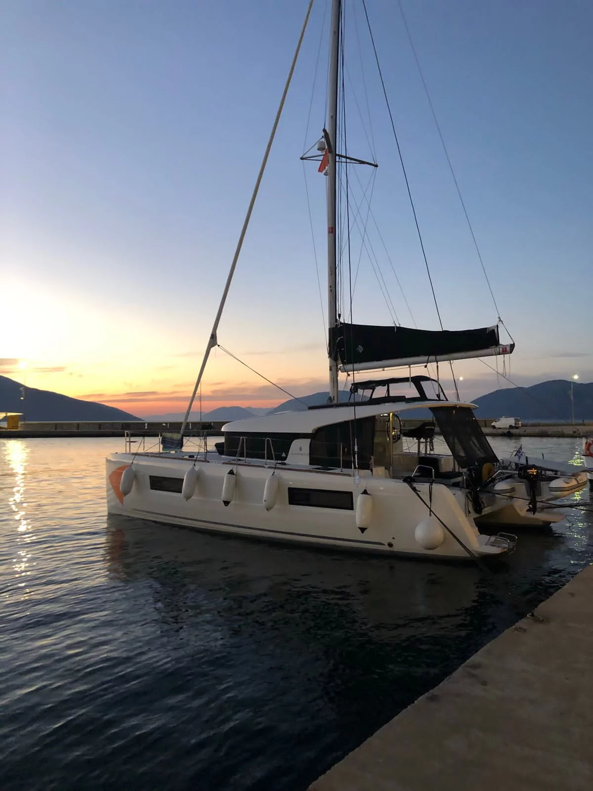 Lagoon 40 (Bonobo | watermaker)  - 1