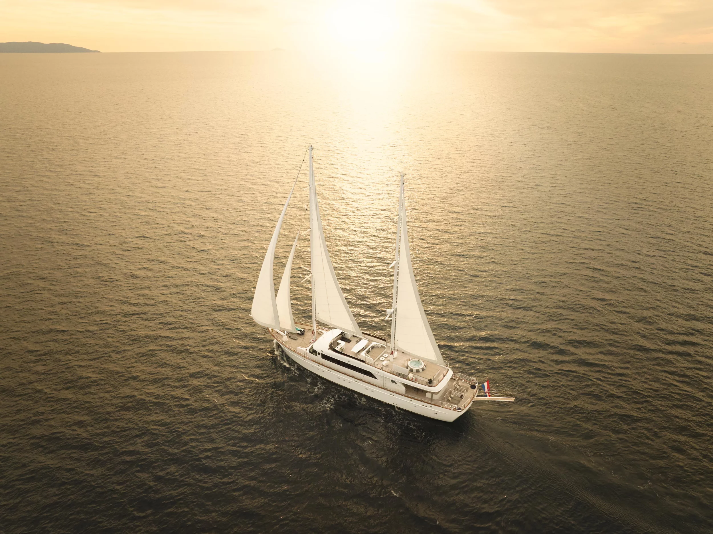 Motoryacht Love Story (Love Story)  - 4