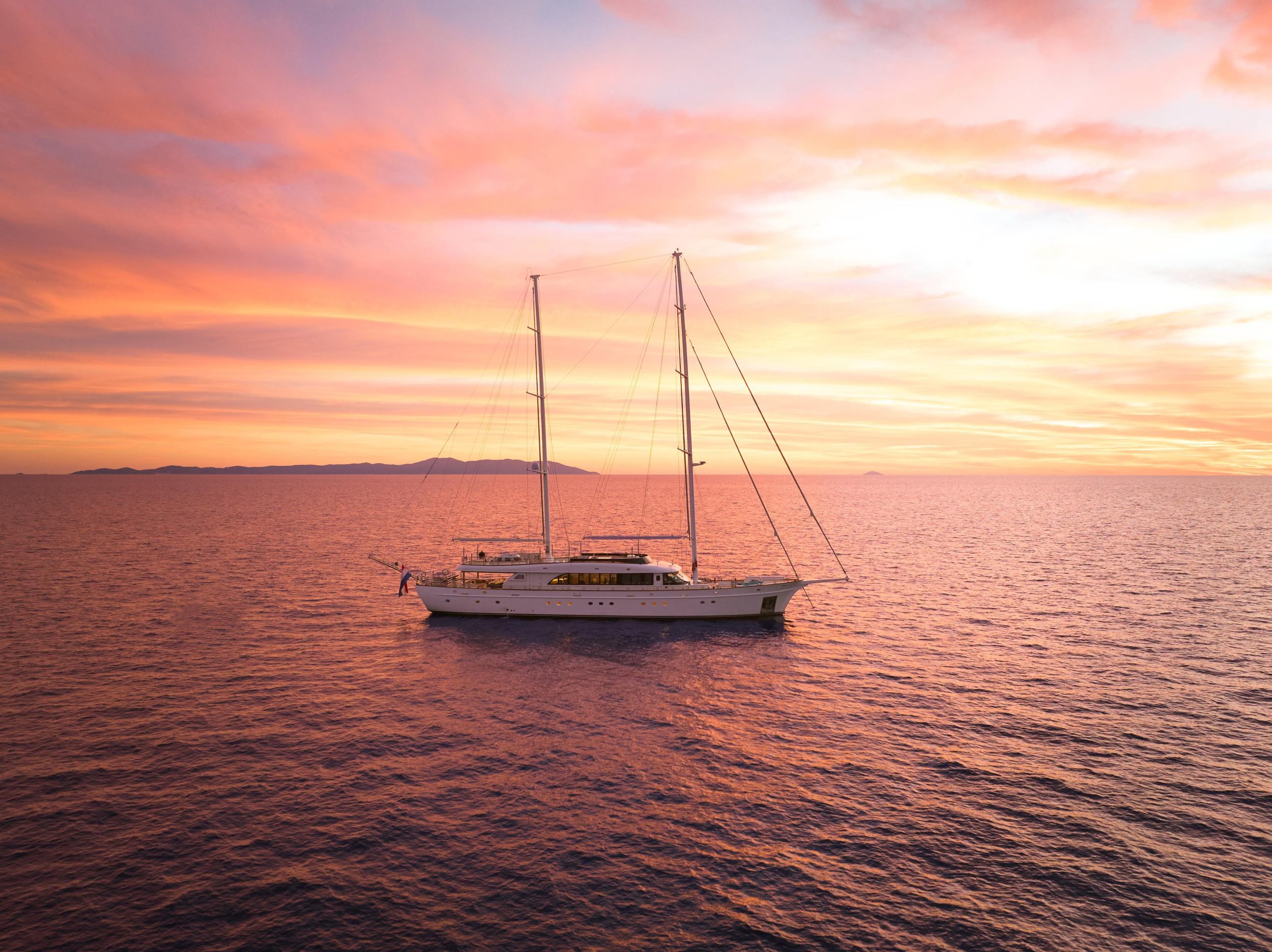 Photo #47 - Motoryacht Love Story (Love Story) in Split - 16093