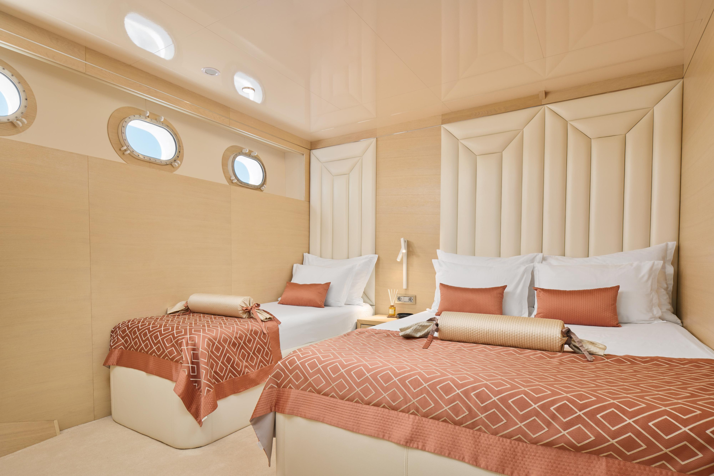 Photo #32 - Motoryacht Love Story (Love Story) in Split - 16093