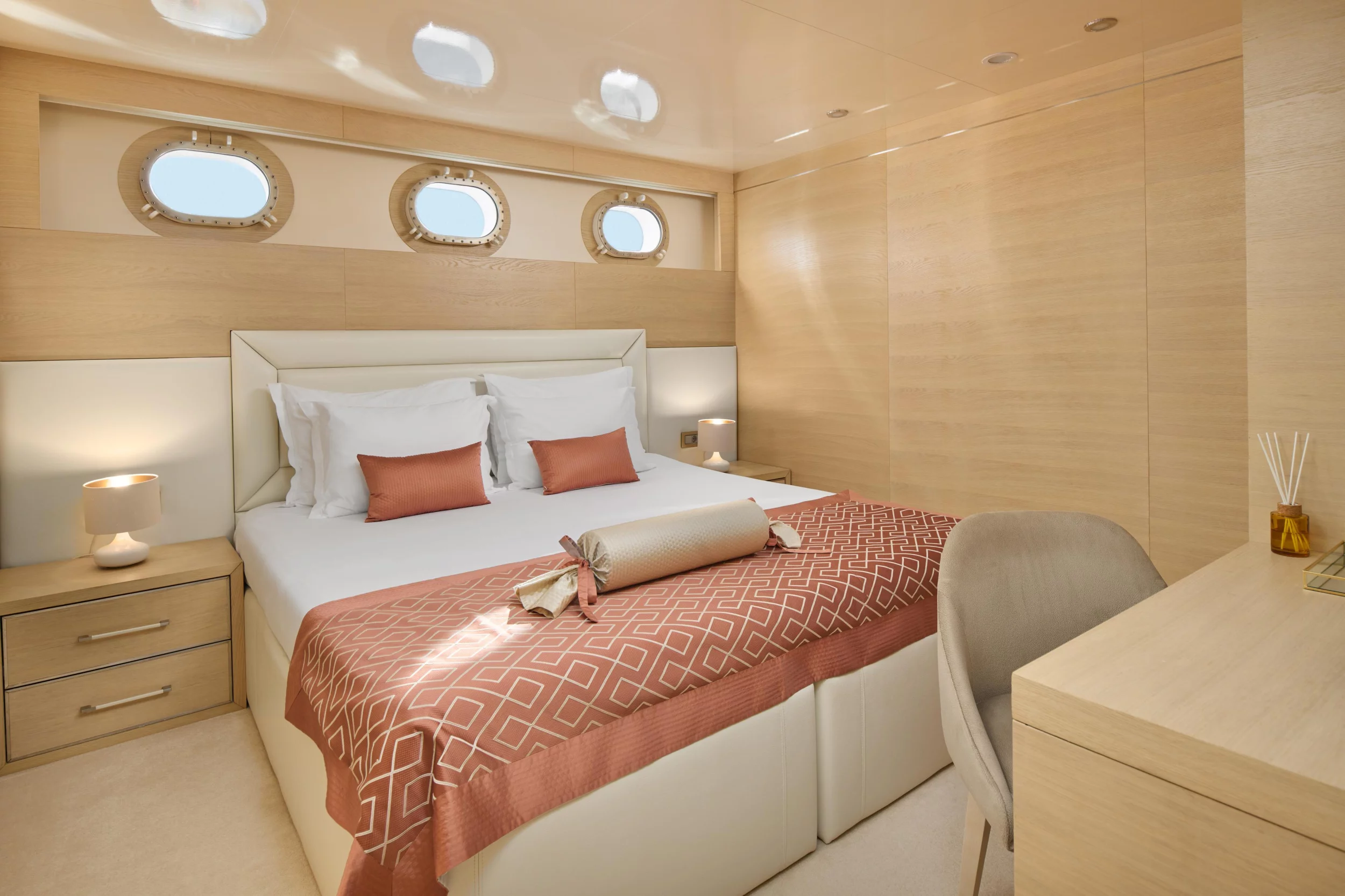 Motoryacht Love Story (Love Story)  - 25