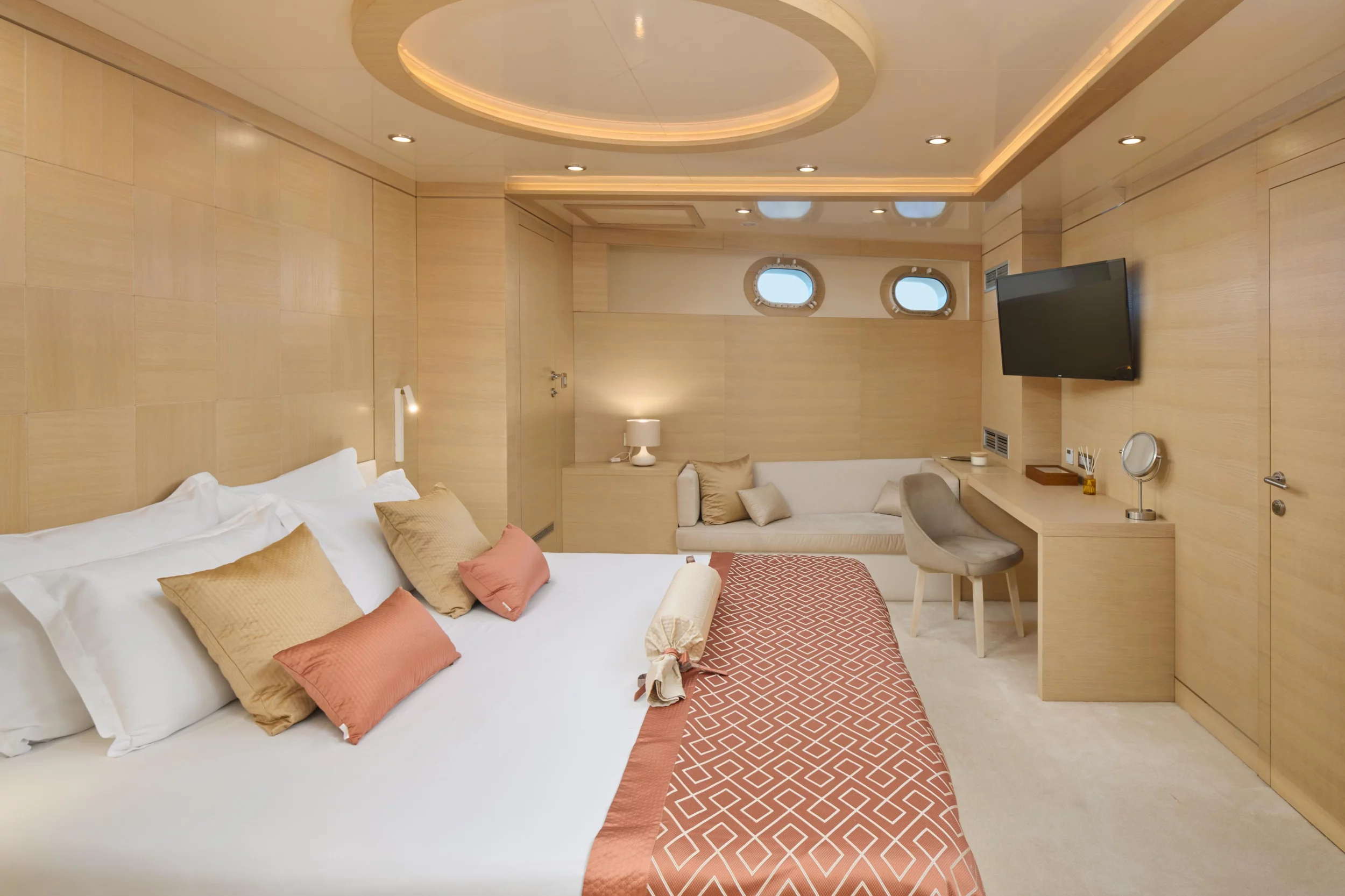 Motoryacht Love Story (Love Story)  - 12