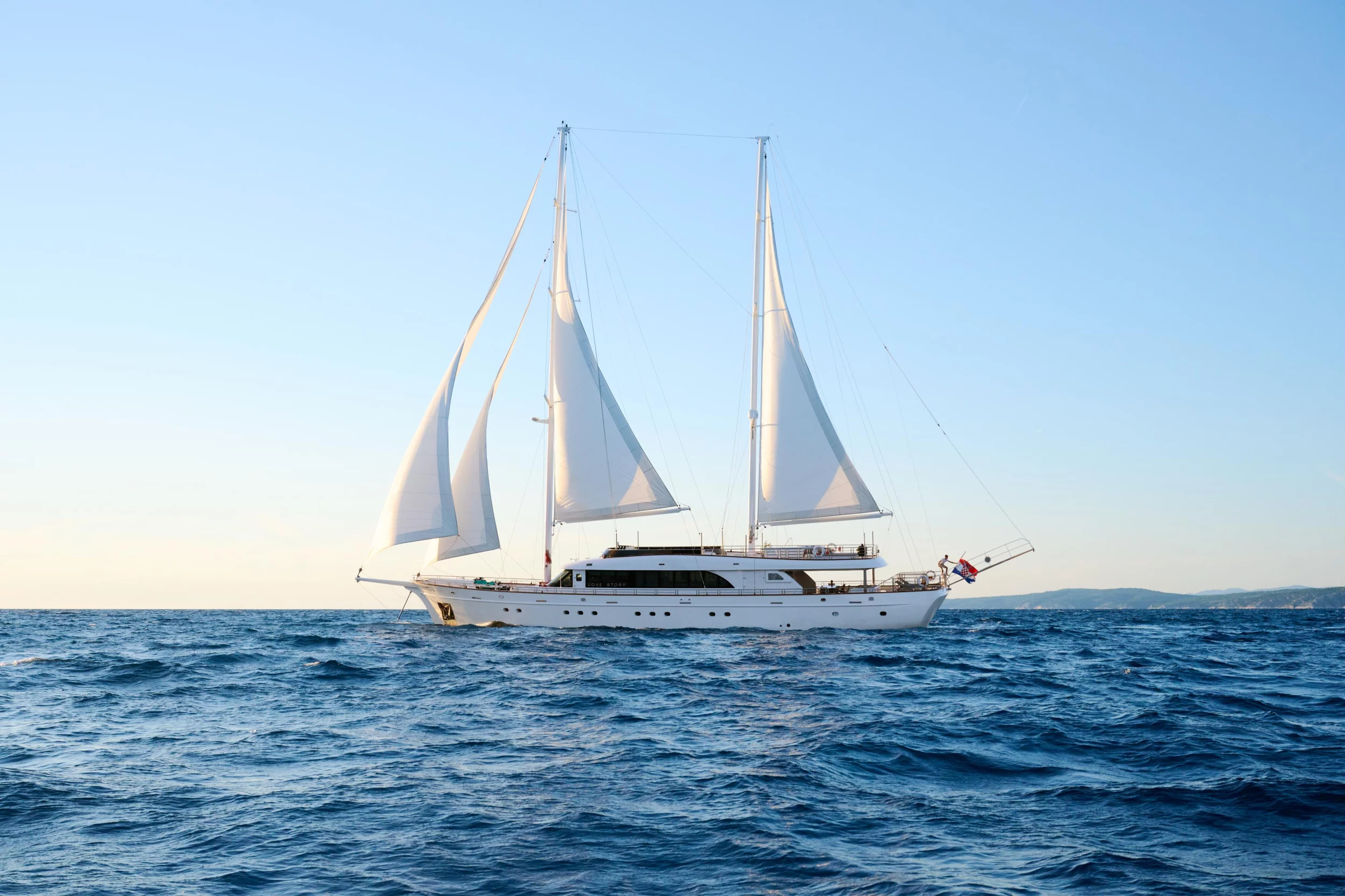 Motoryacht Love Story (Love Story)  - 24