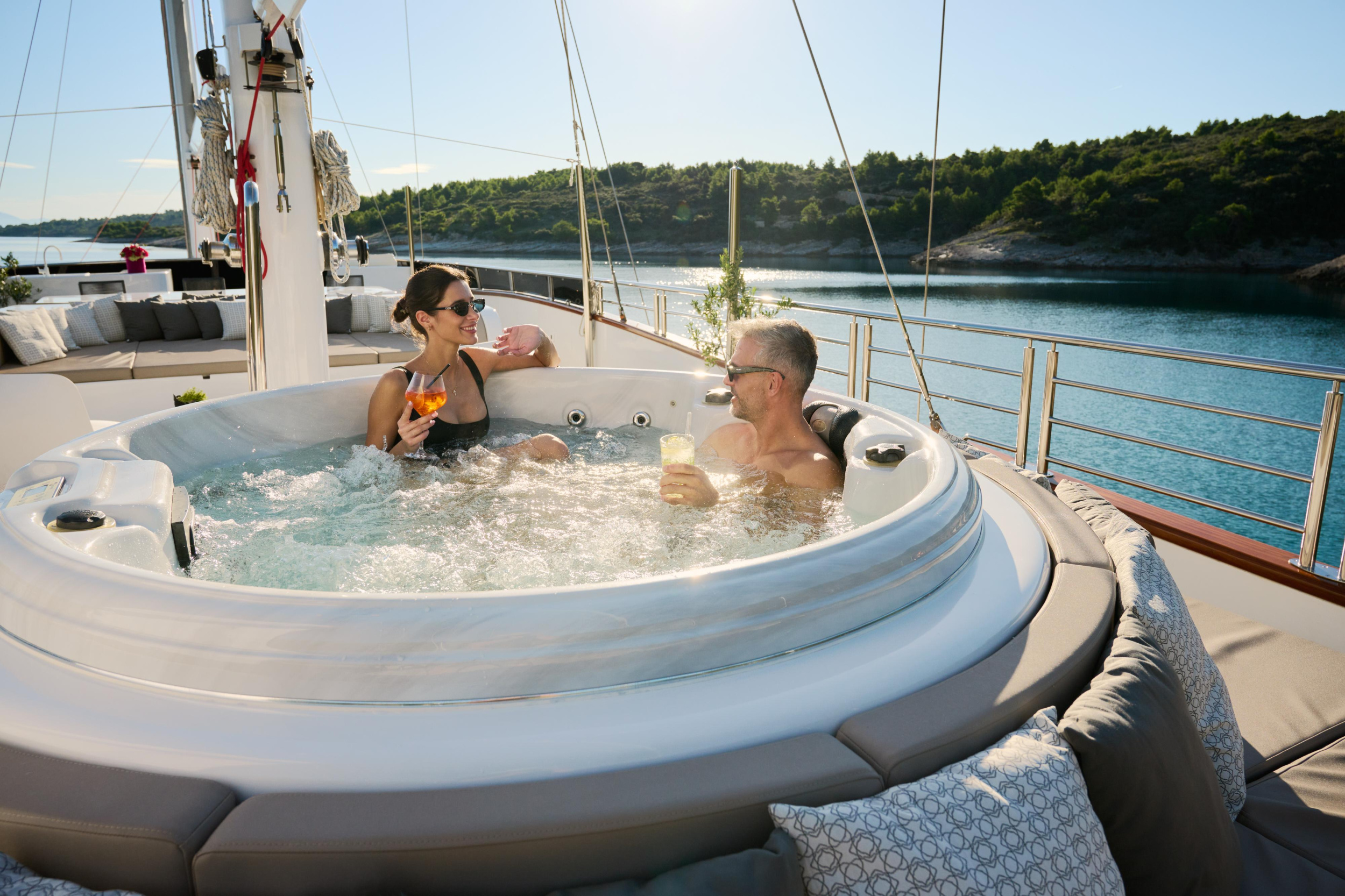 Photo #3 - Motoryacht Love Story (Love Story) in Split - 16093