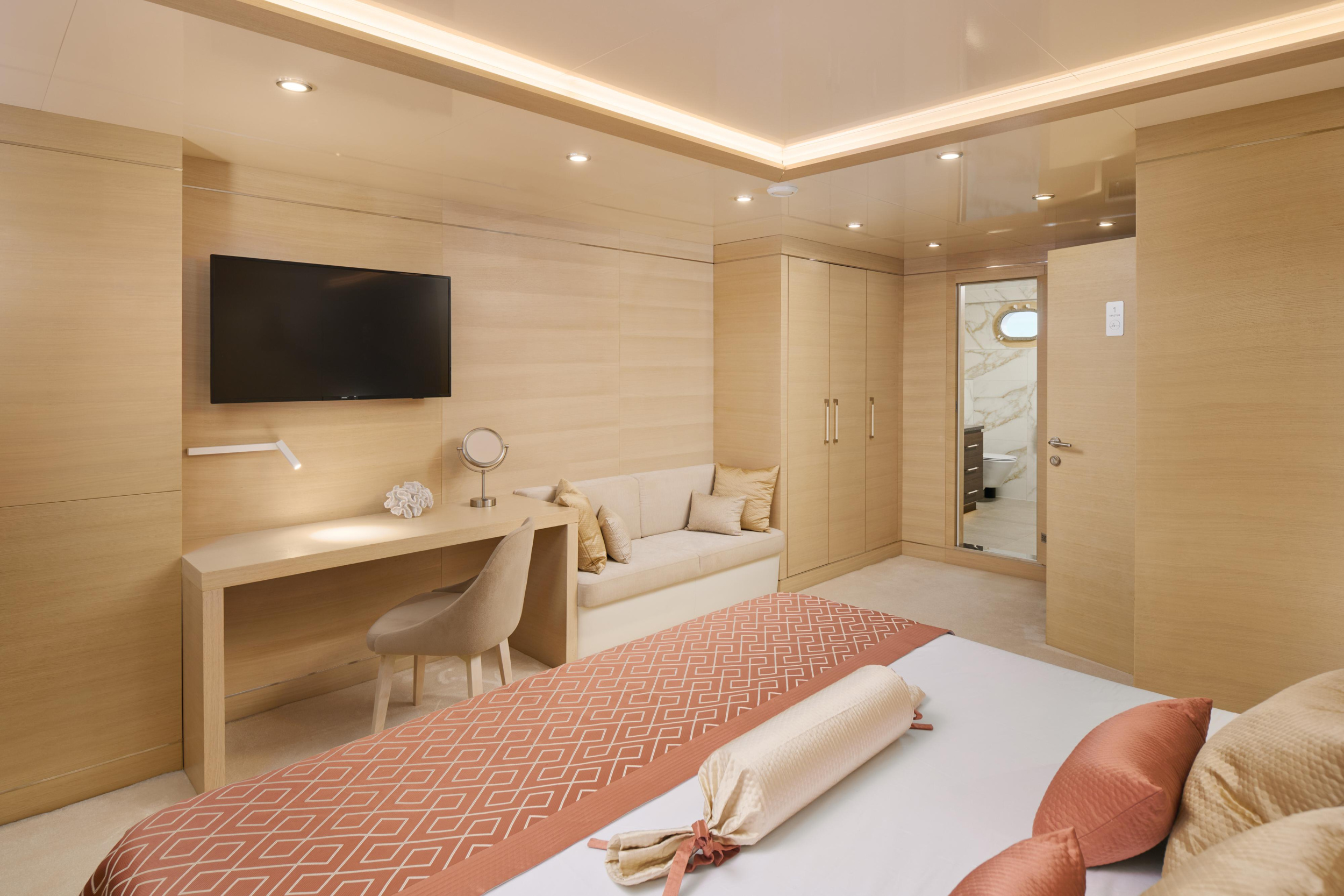 Photo #24 - Motoryacht Love Story (Love Story) in Split - 16093