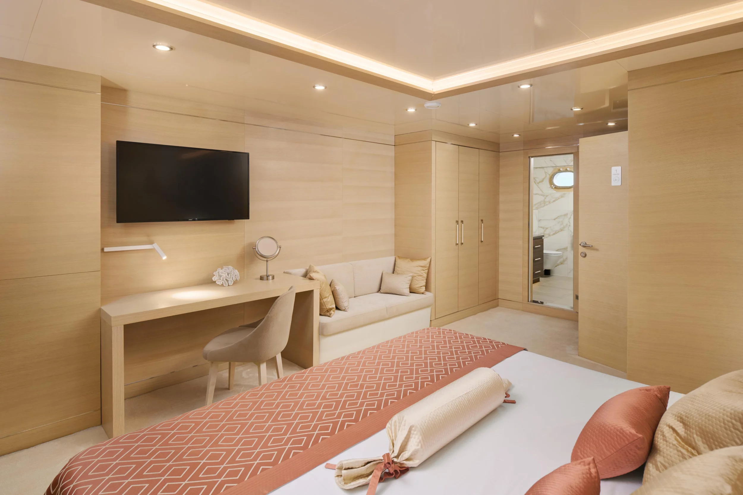 Motoryacht Love Story (Love Story)  - 23