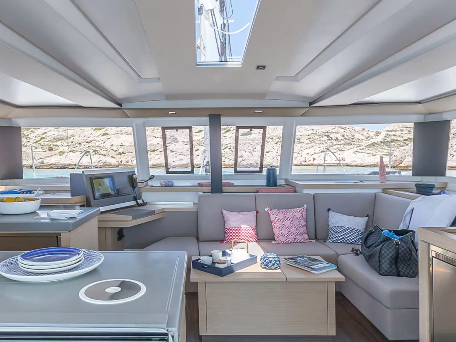 Fountaine Pajot Astrea 42 (Deutz) Interior image - 11