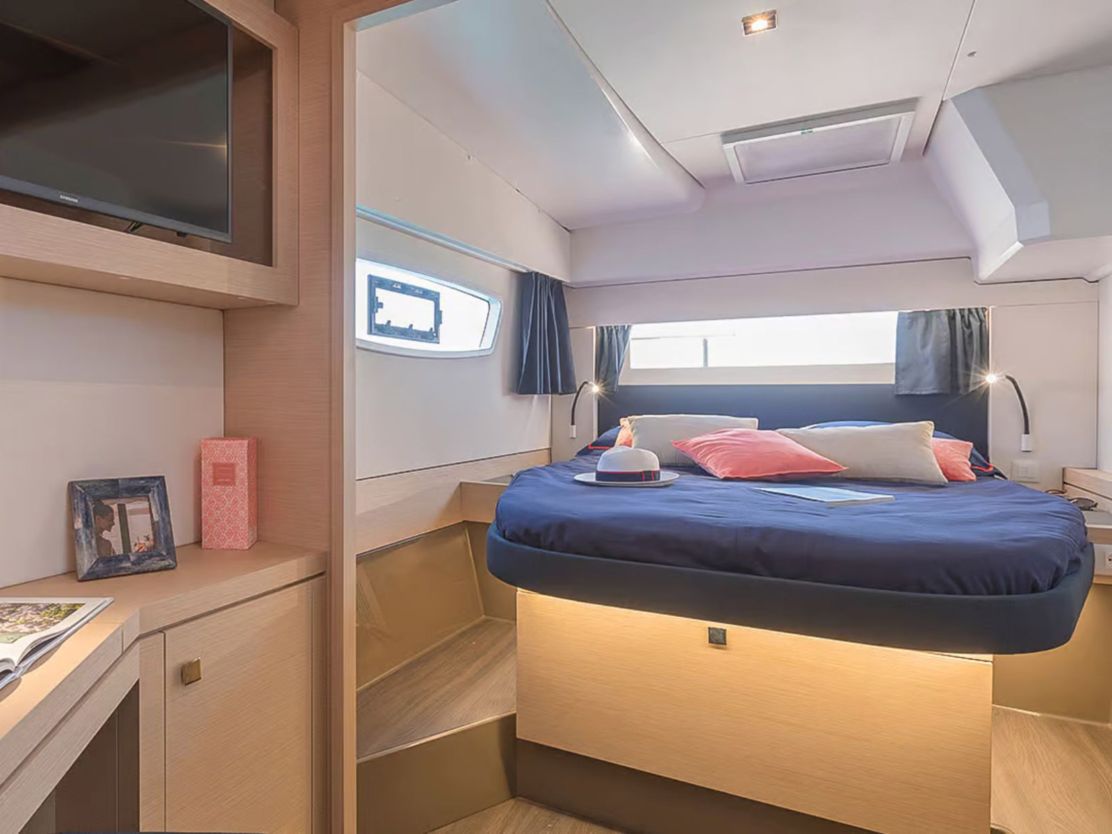 Photo #16 - Fountaine Pajot Astrea 42 (Deutz) in Salerno - 23425