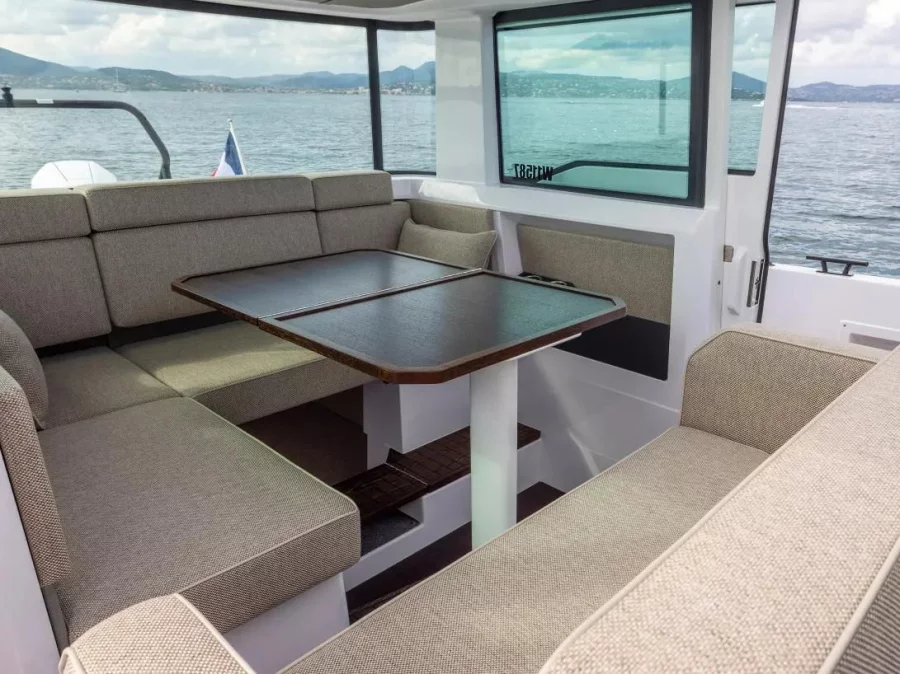 Axopar 37 XC Cross Cabin (Random Task II) Interior image - 2