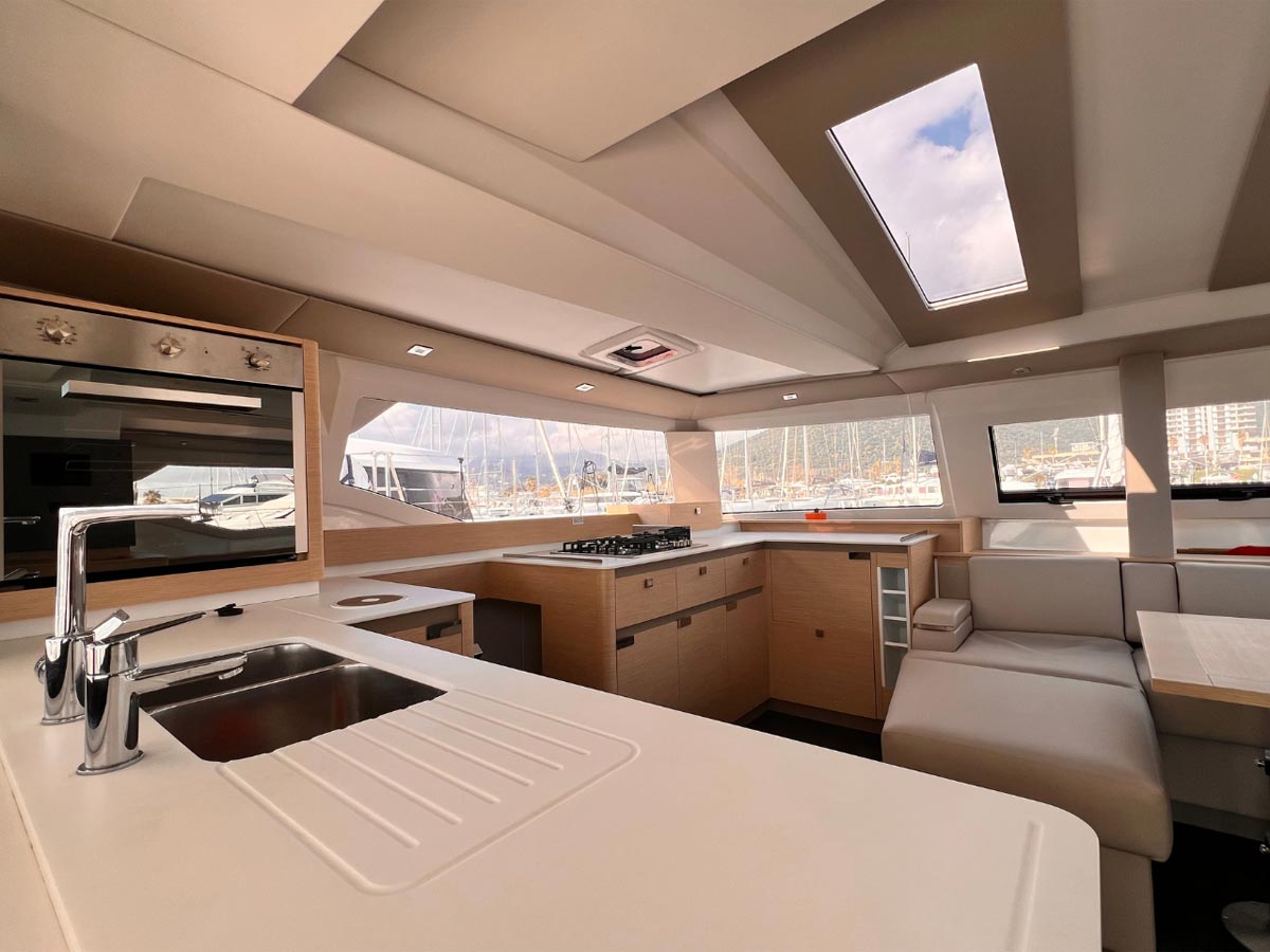 Photo #6 - Fountaine Pajot Elba 45 (Krug) en Salerno - 23423