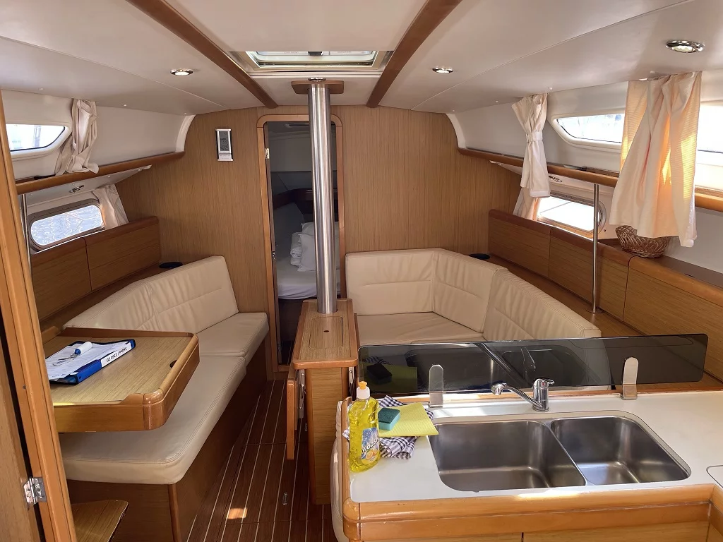 Sun Odyssey 36i (Mala)  - 1