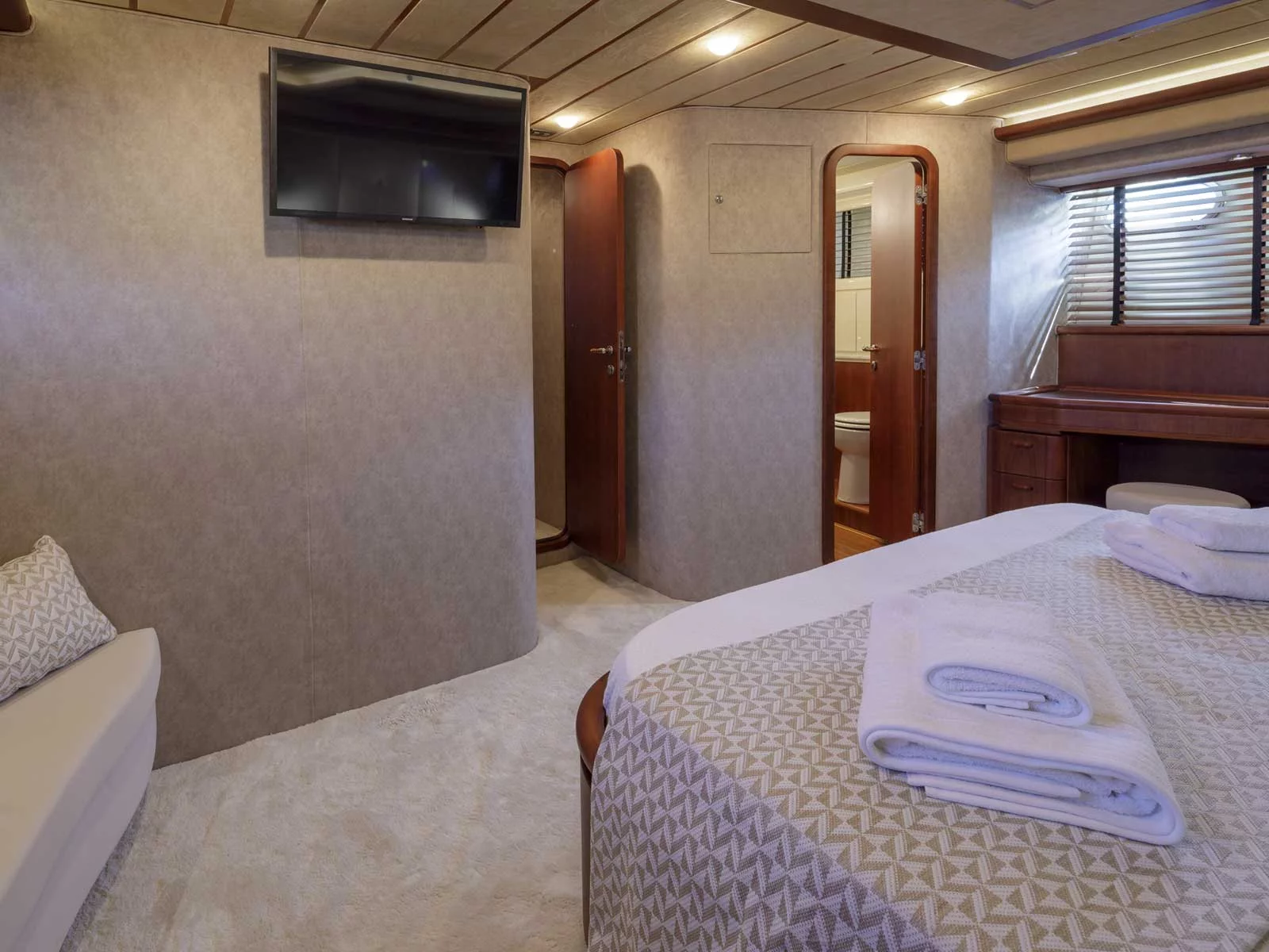 Ferretti 72 (My Way)  - 9