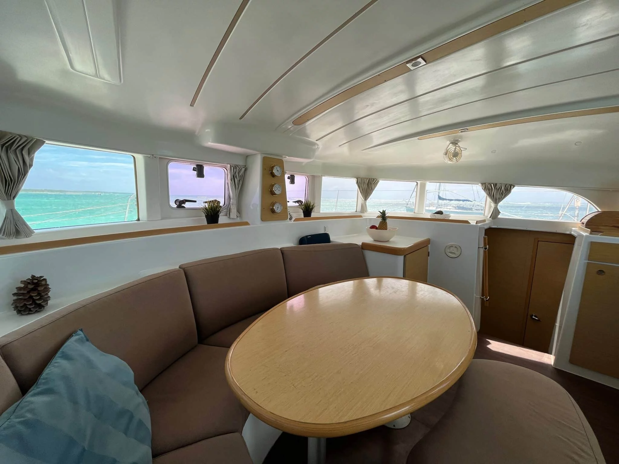 Lagoon 380 (Bilbilis)  - 9
