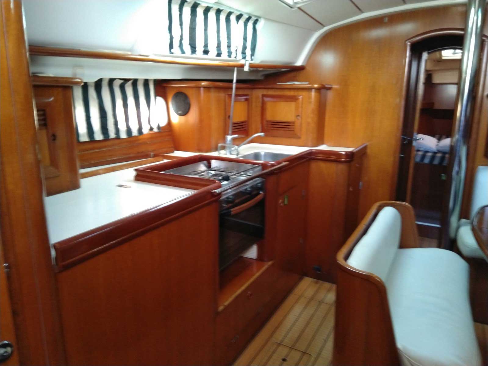 Photo #3 - Oceanis Clipper 411 (Nemesis) en Atenas - 23302