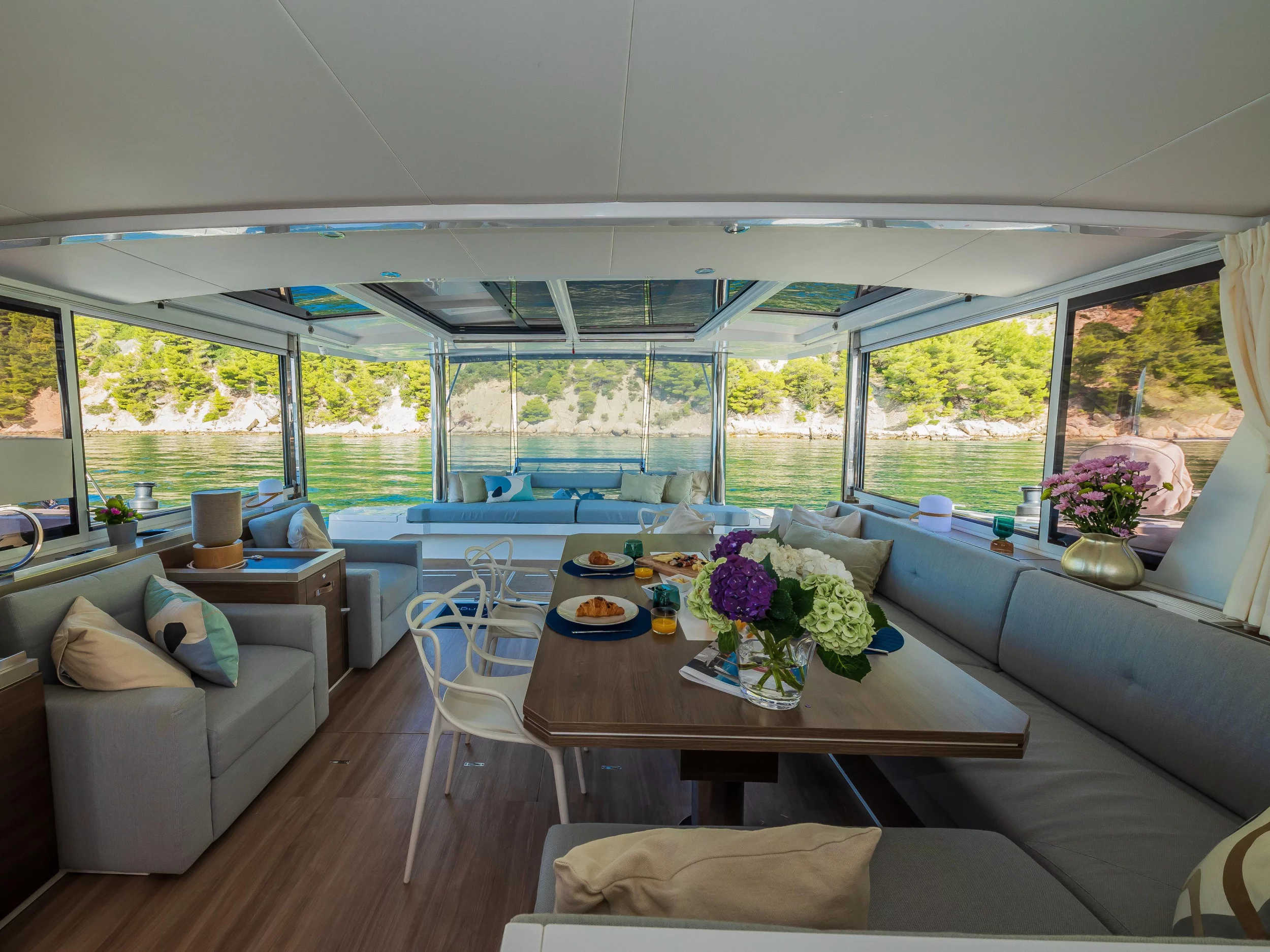 Bali 5.4 10 berths (OCEAN LOUNGE) Interior image - 5