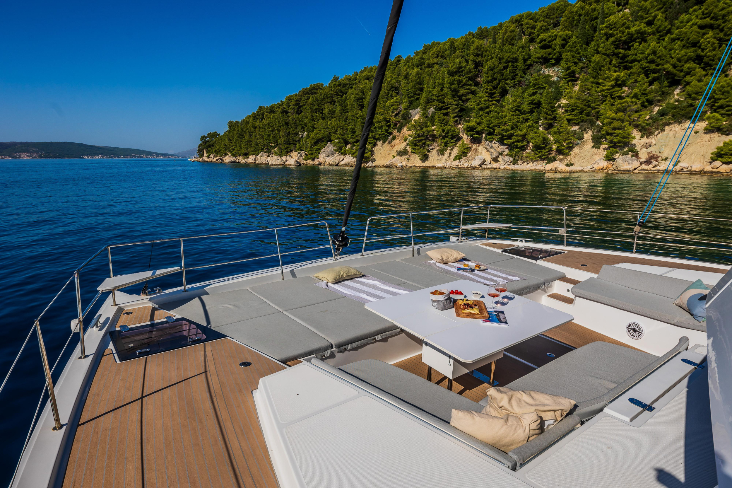 Photo #18 - Bali 5.4 10 berths (OCEAN LOUNGE) in Atene - 23293