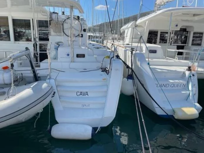 Lagoon 39 (Cava)  - 12
