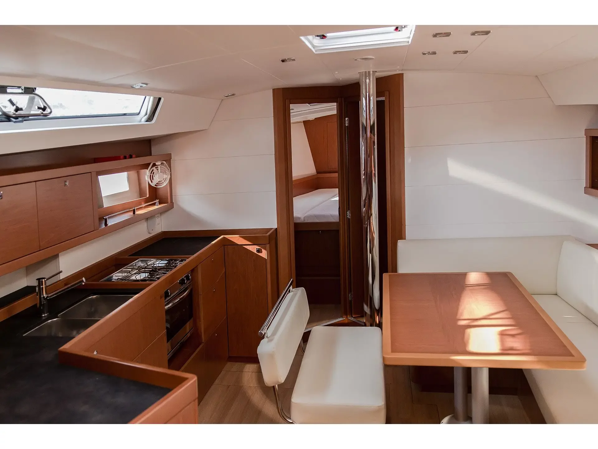 Oceanis 45 (4 cabins) (Mambo 1)  - 19
