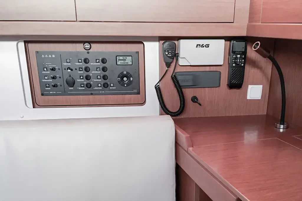 Oceanis 45 (4 cabins) (Slide)  - 10