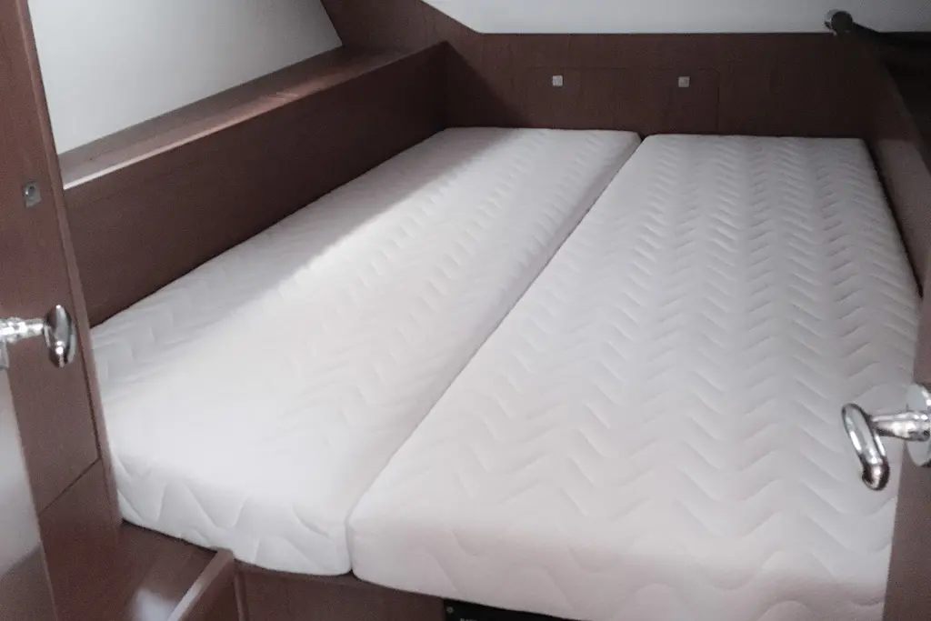 Photo #5 - Oceanis 45 (4 cabins) (Slide) in Tivat - 23331
