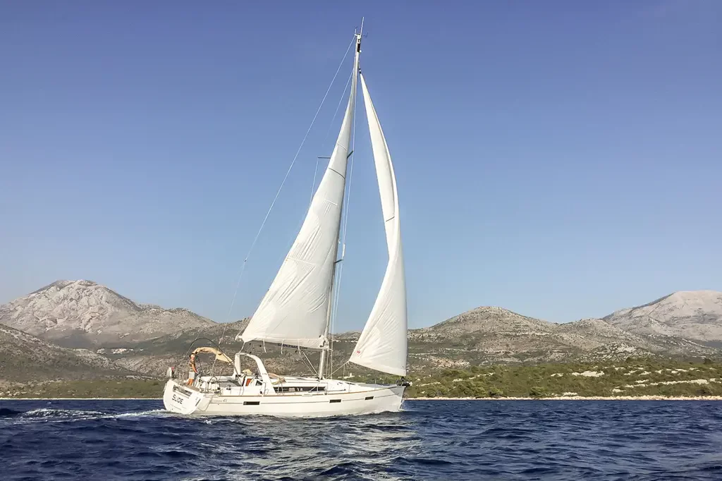 Oceanis 45 (4 cabins) (Slide)  - 2