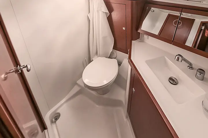 Photo #7 - Oceanis 45 (4 cabins) (Twist) in Tivat - 23333
