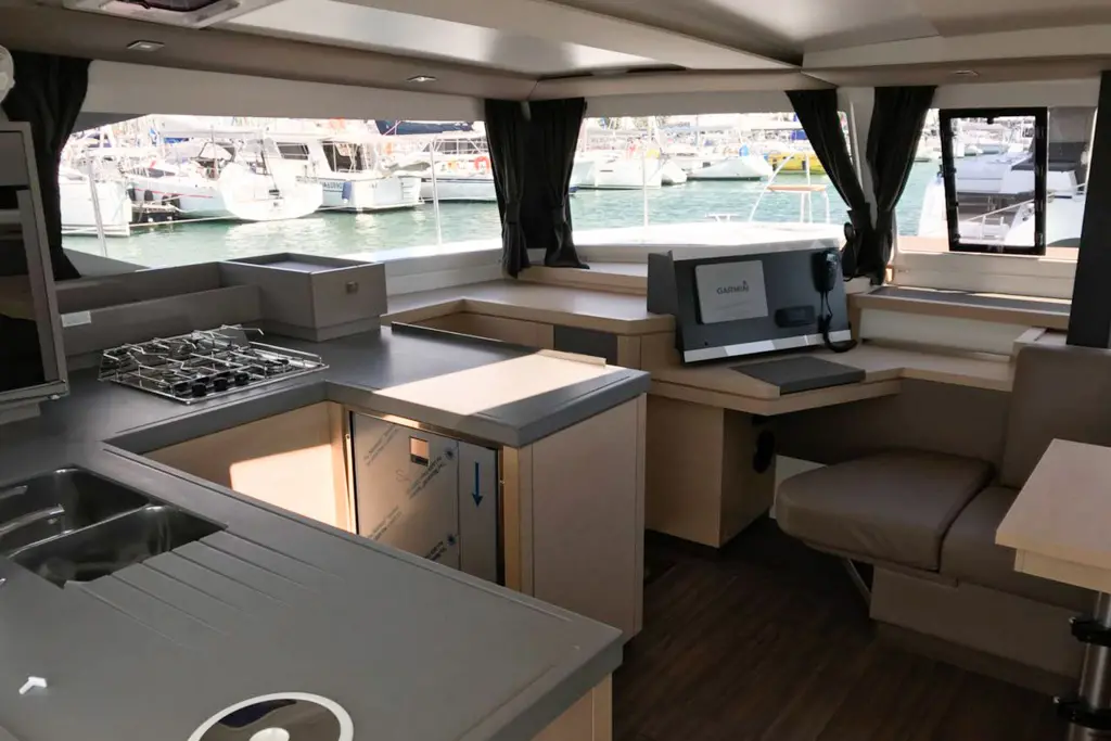 Photo #19 - Astréa 42 (Wave) in Tivat - 23336